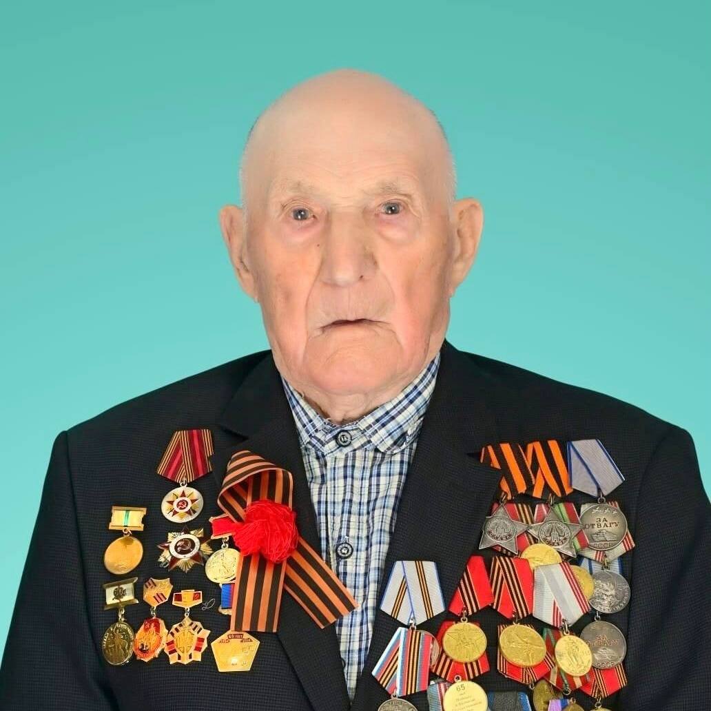 Почетный житель Алтайского края.